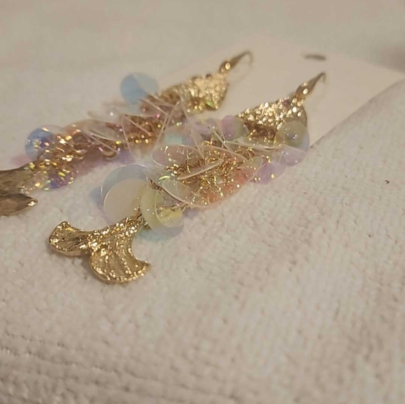 Earrings, fish with pearlescent scales, Goldstone. NWOT - Picture 2 of 6